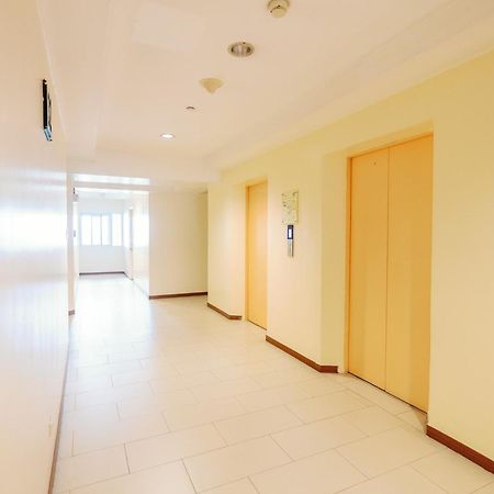 Cozy 2-Bedroom At South Of Market Soma Bgc Near Sm Aura, Market! Market! & Bonifacio High Street Taguig Kültér fotó