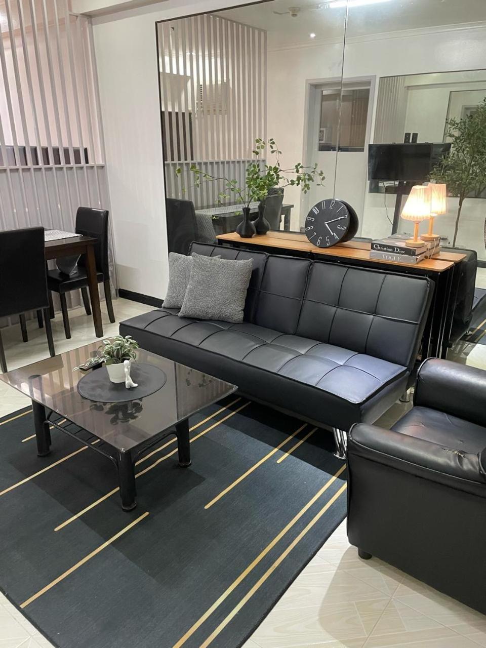 Cozy 2-Bedroom At South Of Market Soma Bgc Near Sm Aura, Market! Market! & Bonifacio High Street Taguig Kültér fotó