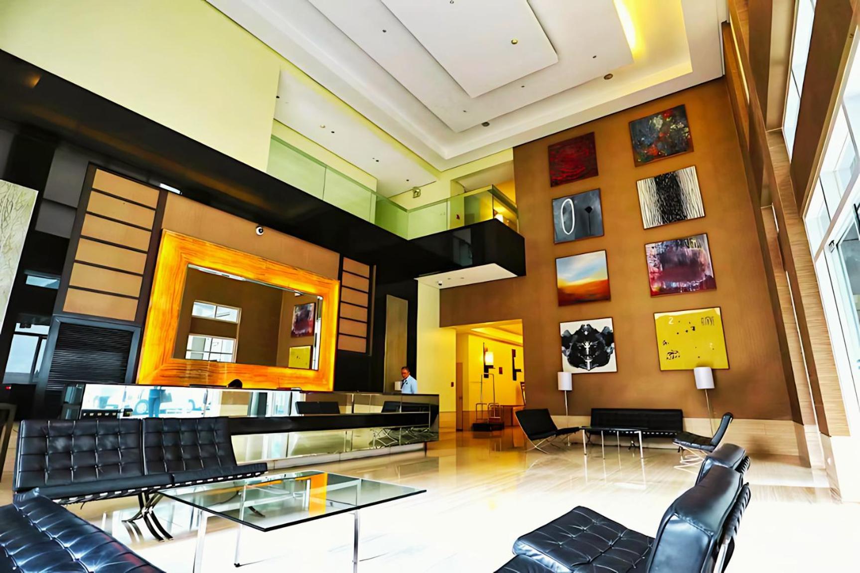 Cozy 2-Bedroom At South Of Market Soma Bgc Near Sm Aura, Market! Market! & Bonifacio High Street Taguig Kültér fotó