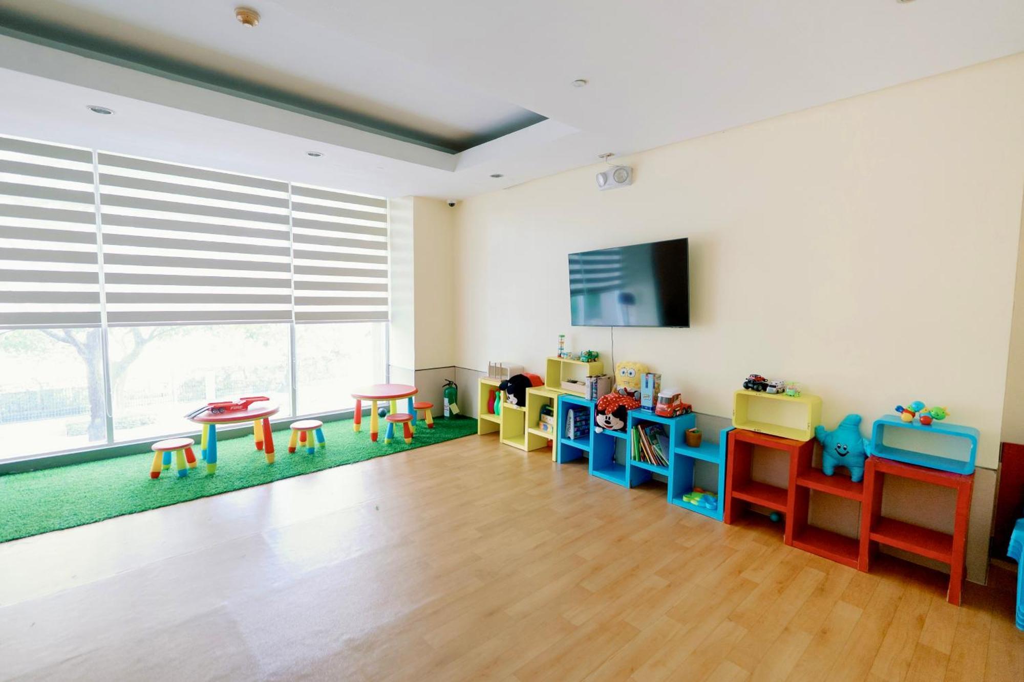 Cozy 2-Bedroom At South Of Market Soma Bgc Near Sm Aura, Market! Market! & Bonifacio High Street Taguig Kültér fotó