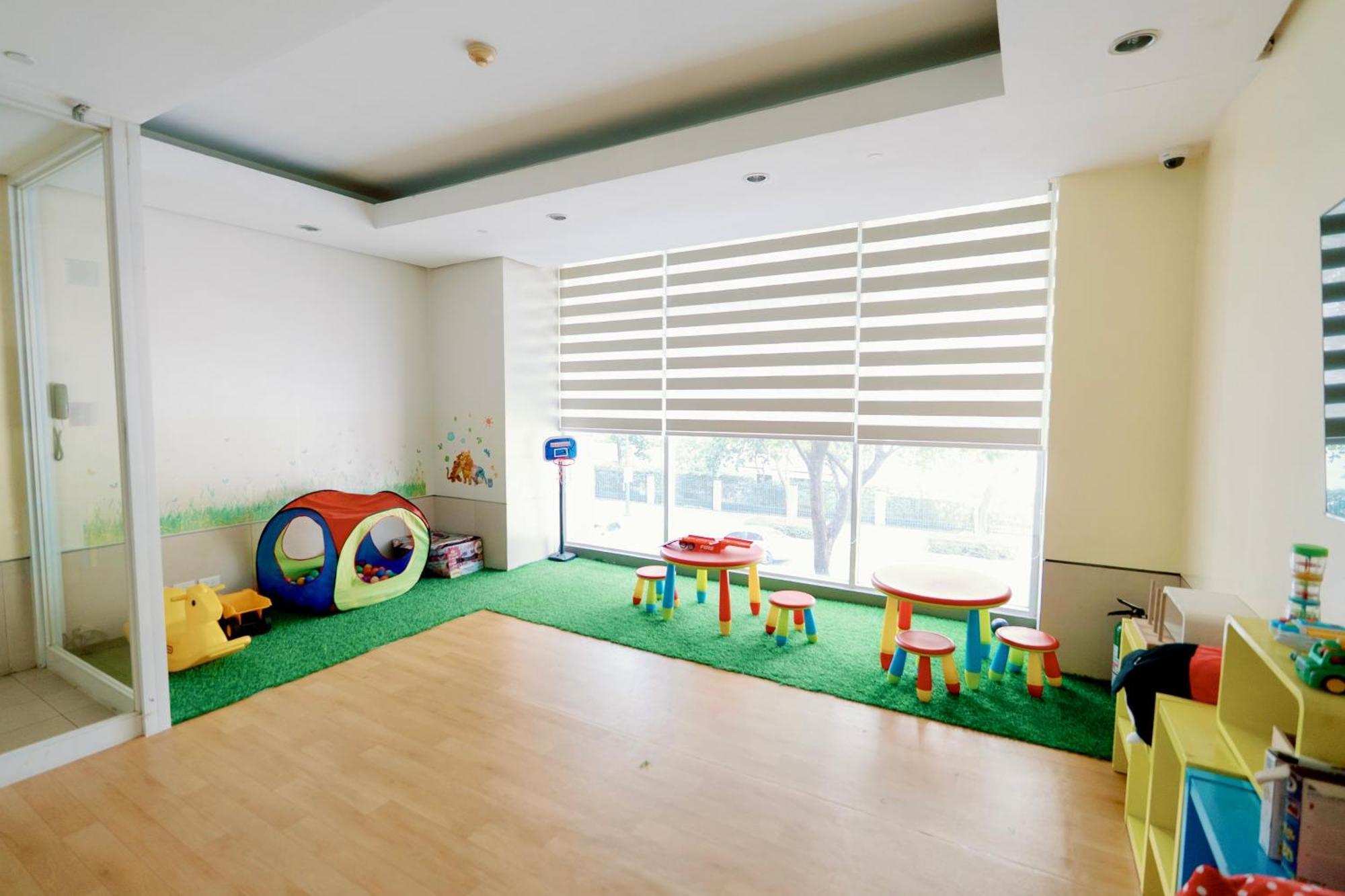 Cozy 2-Bedroom At South Of Market Soma Bgc Near Sm Aura, Market! Market! & Bonifacio High Street Taguig Kültér fotó