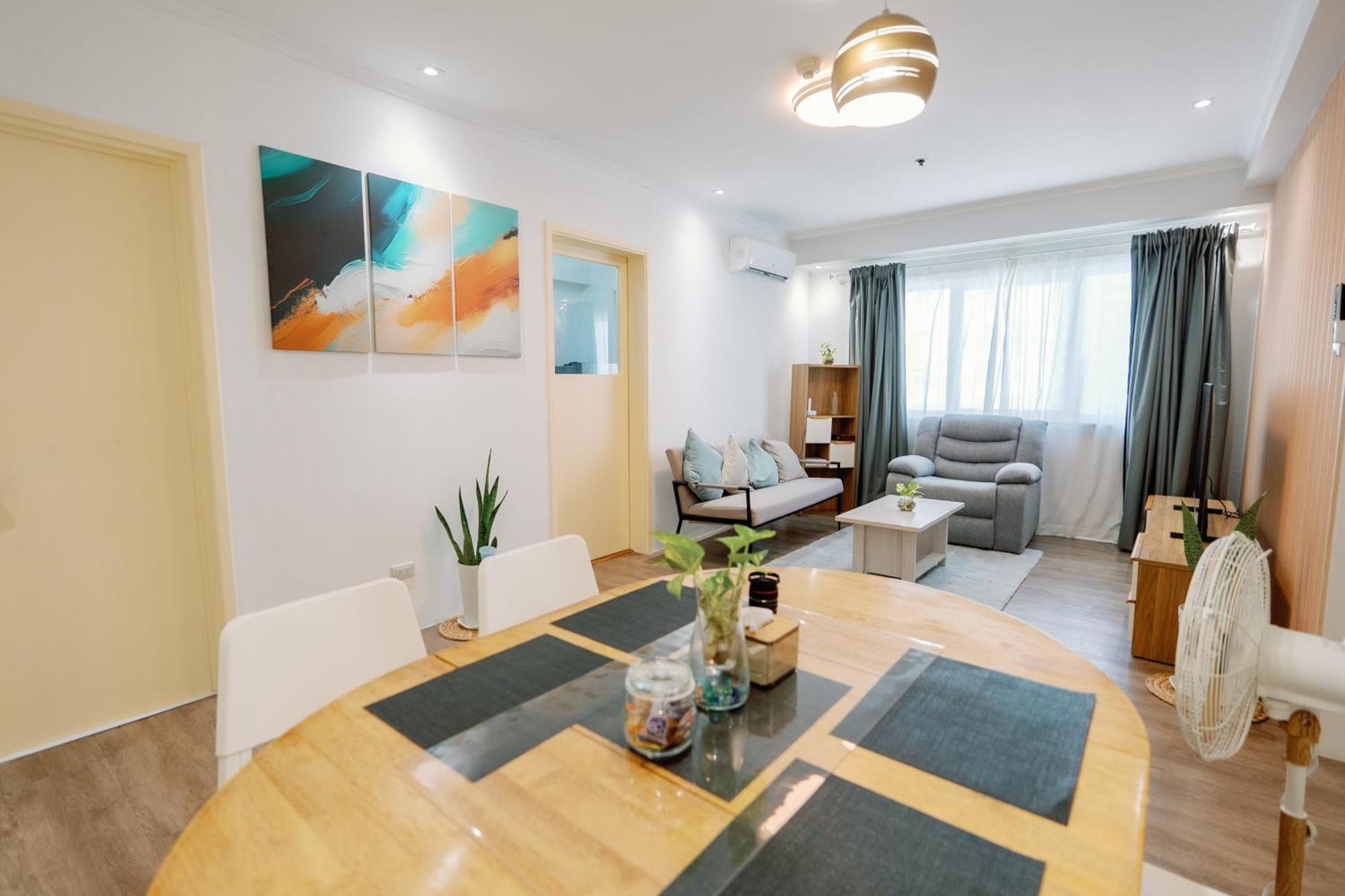 Cozy 2-Bedroom At South Of Market Soma Bgc Near Sm Aura, Market! Market! & Bonifacio High Street Taguig Kültér fotó