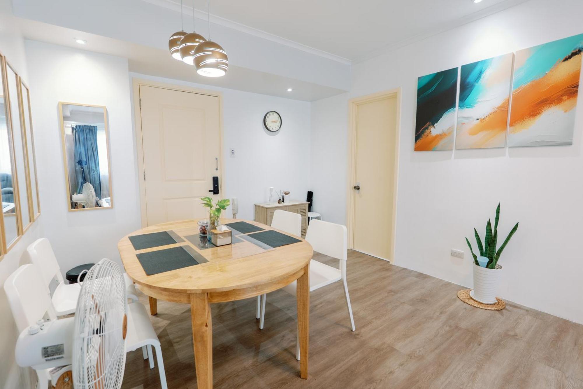 Cozy 2-Bedroom At South Of Market Soma Bgc Near Sm Aura, Market! Market! & Bonifacio High Street Taguig Kültér fotó