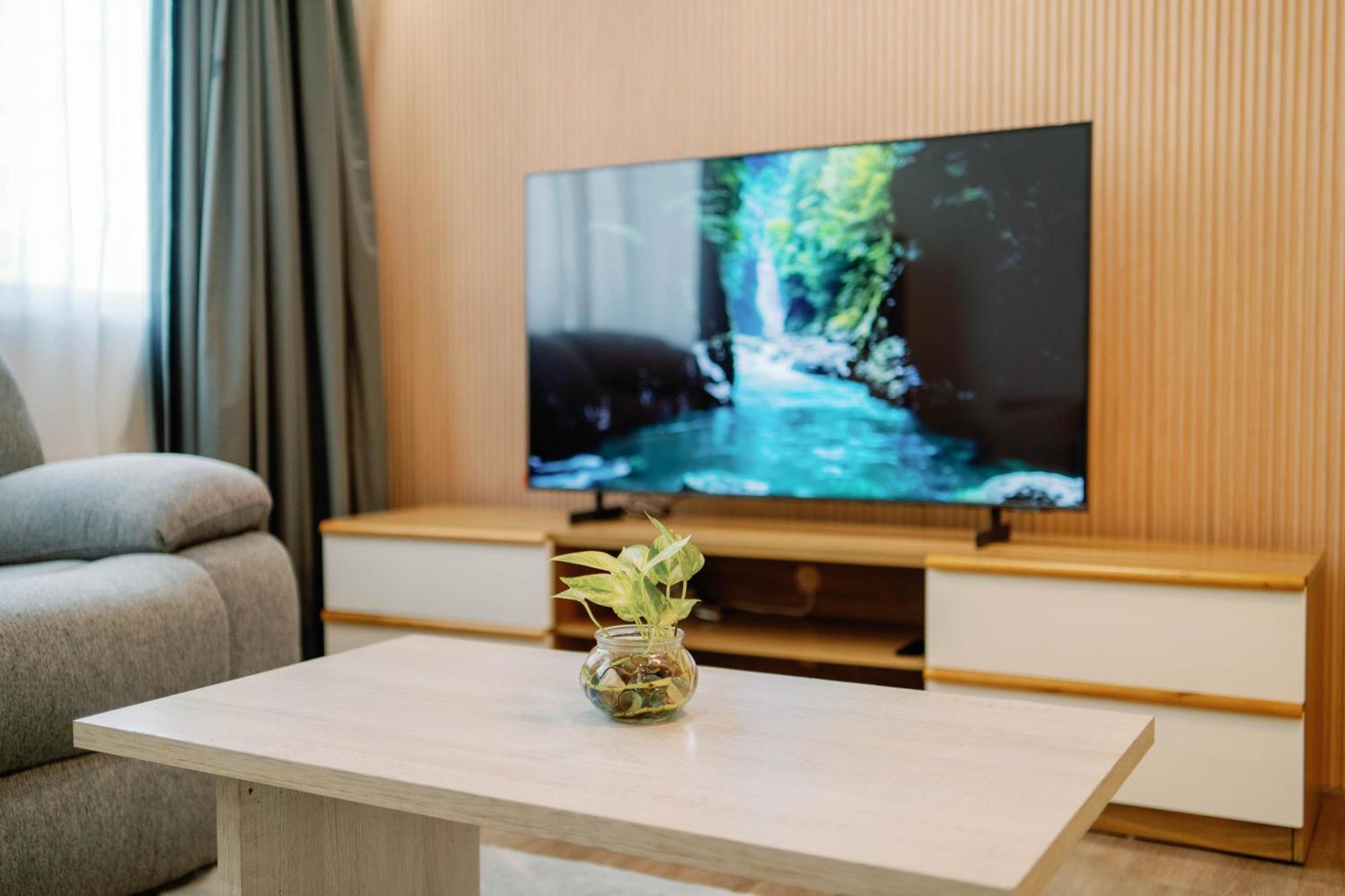 Cozy 2-Bedroom At South Of Market Soma Bgc Near Sm Aura, Market! Market! & Bonifacio High Street Taguig Kültér fotó