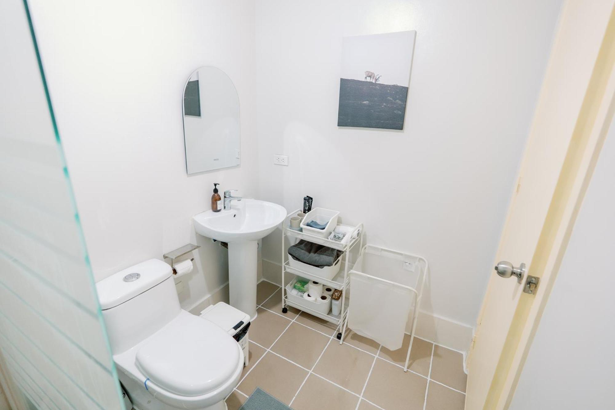 Cozy 2-Bedroom At South Of Market Soma Bgc Near Sm Aura, Market! Market! & Bonifacio High Street Taguig Kültér fotó
